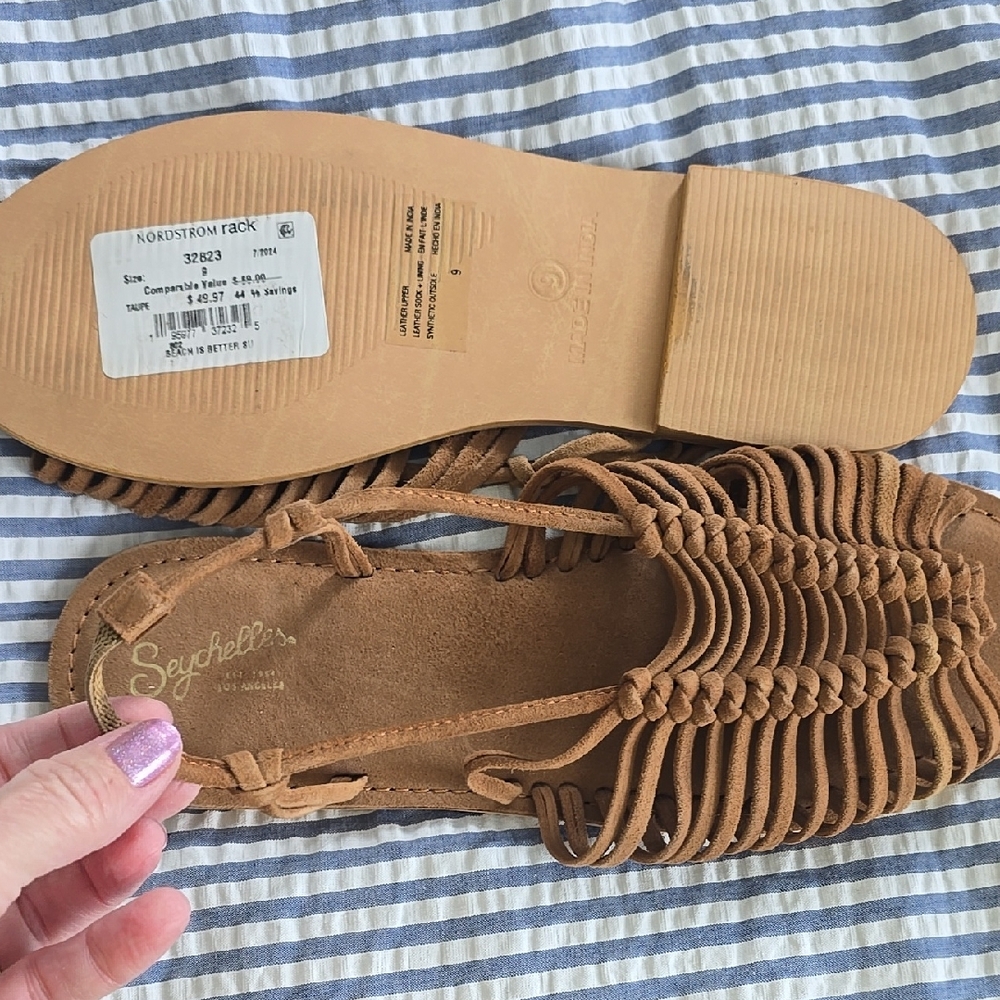 Seychelles Tan Sandals Comfortable Casual Design